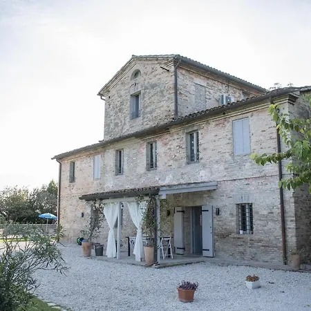 Leone, Enjoy Staying Together Again In Pure Nature Santa Maria Nuova (Ancona)